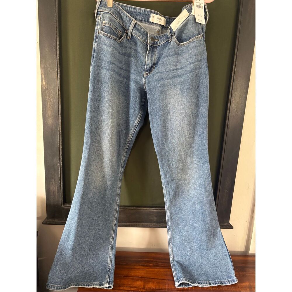 Hollister Lowrise Boot cut Jeans Size 14/32 long NWT - Picture 2 of 4